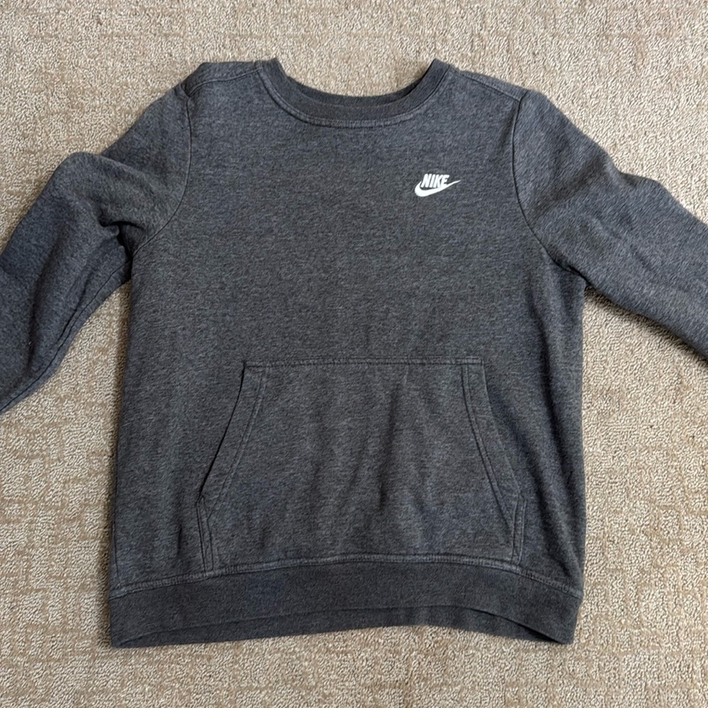 Nike crew neck with pocket